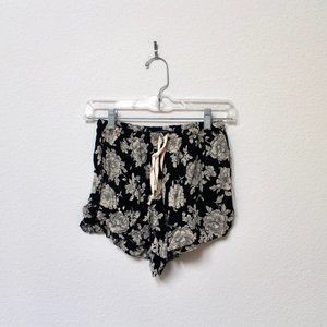 Brandy Melville | Floral Shorts